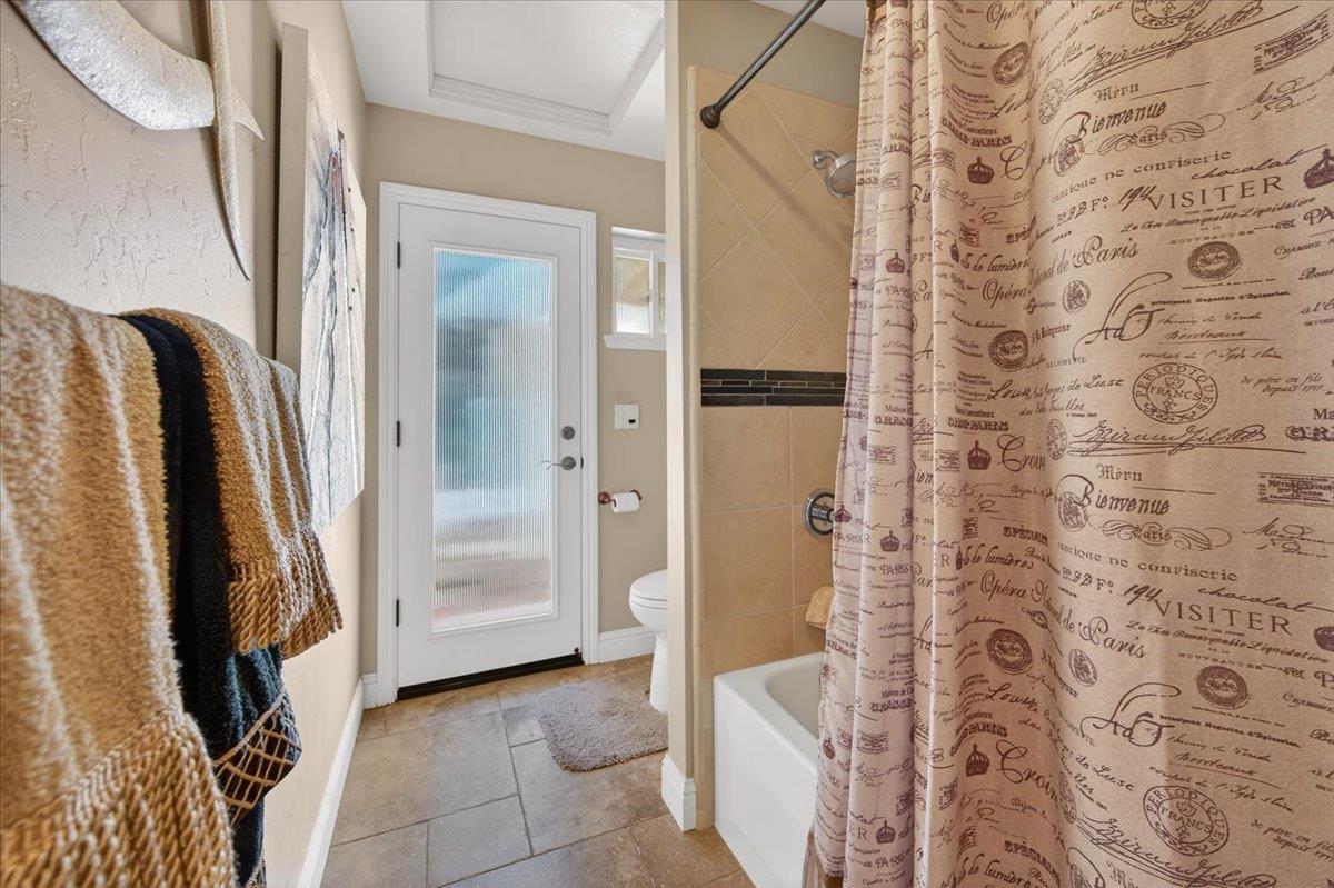 1425 E Decatur Ave, Fresno, CA 93720