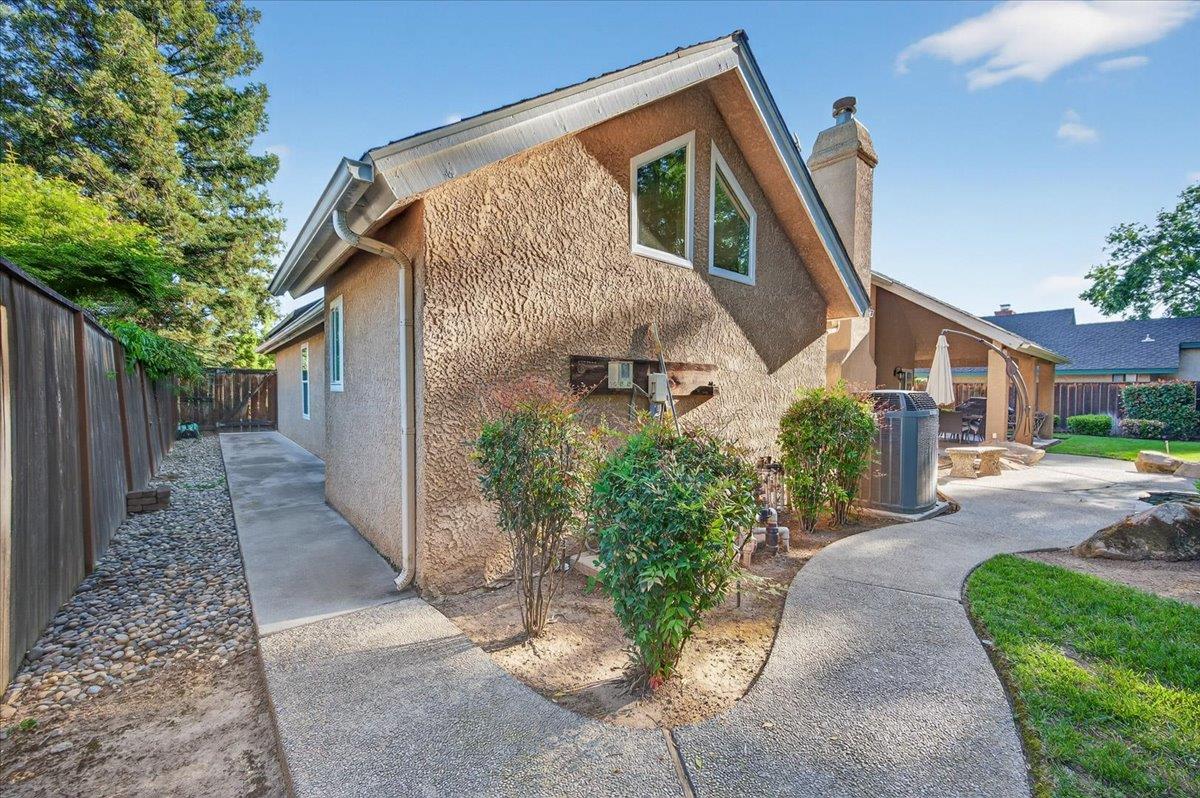 1425 E Decatur Ave, Fresno, CA 93720