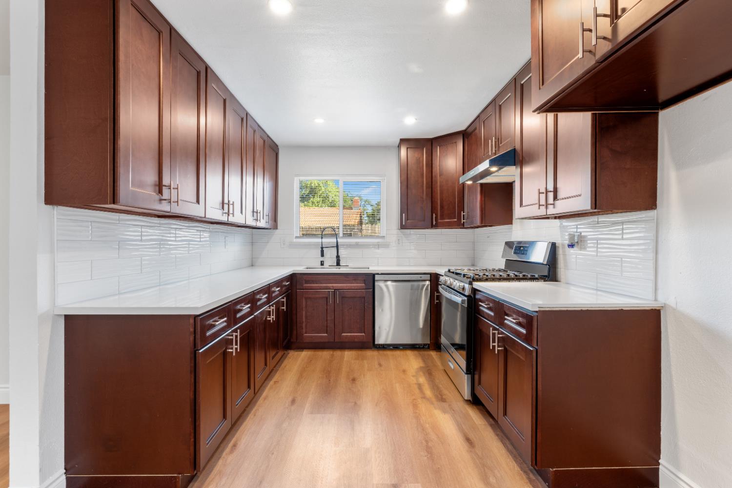 5167 E Dwight Way, Fresno, CA 93727