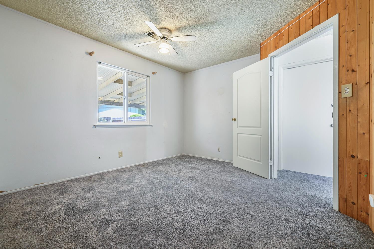 125 E Deodar Ln, Lemoore, CA 93245