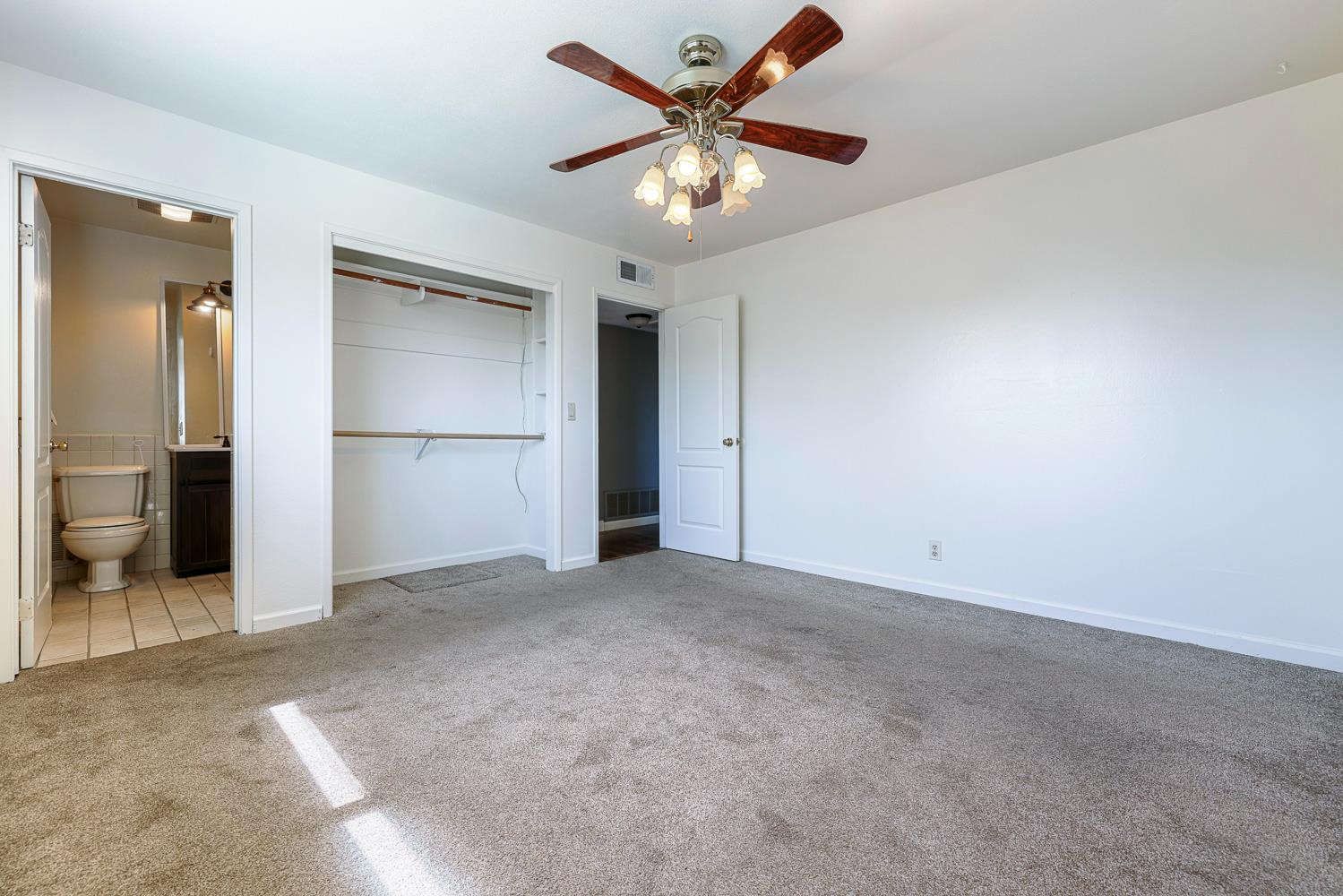 125 E Deodar Ln, Lemoore, CA 93245