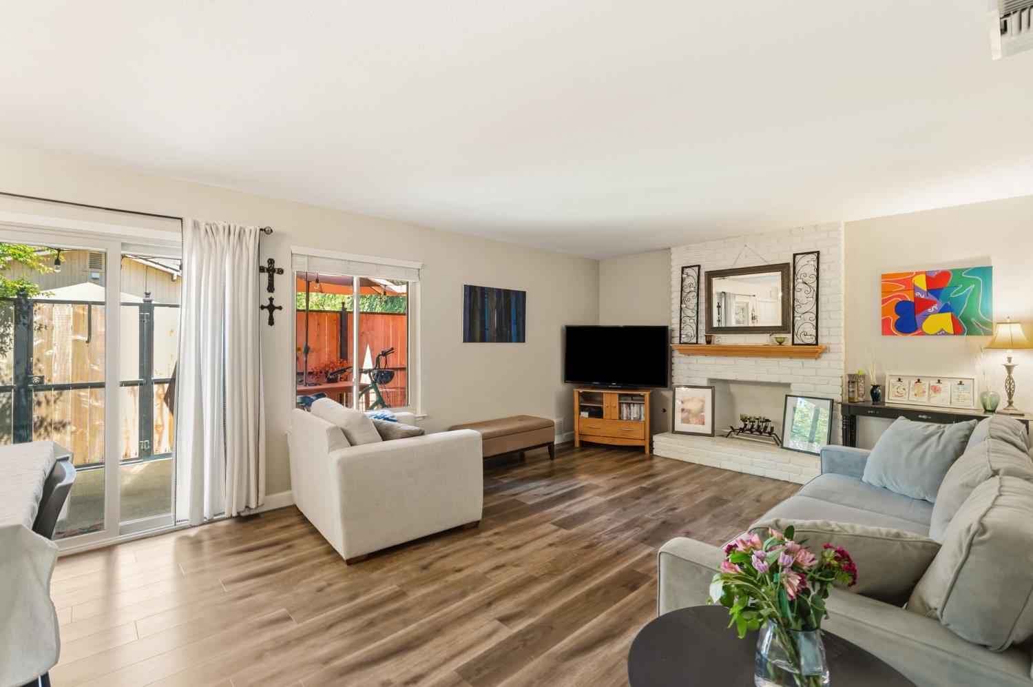 5090 N College Ave #108, Fresno, CA 93704