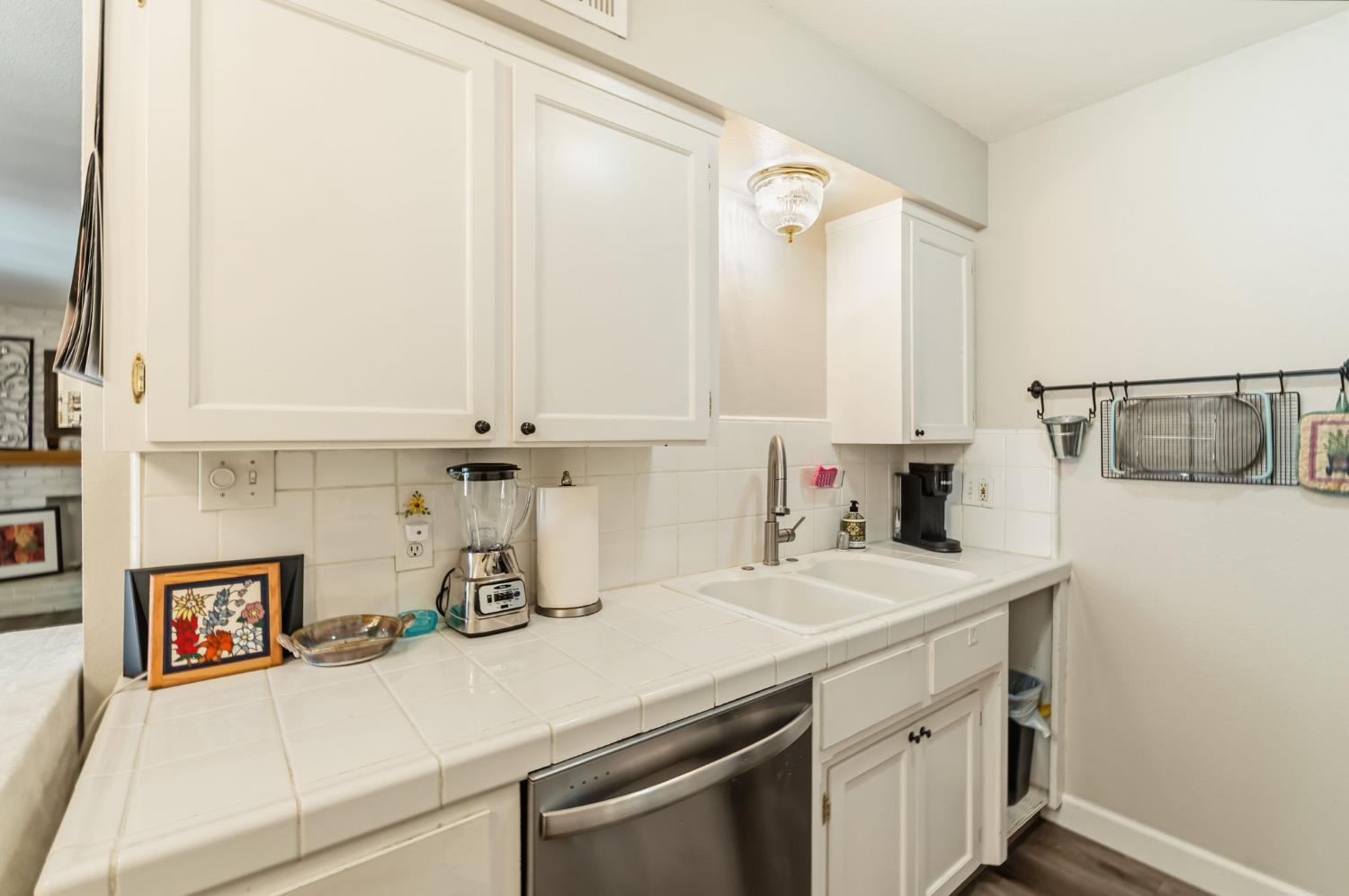 5090 N College Ave #108, Fresno, CA 93704