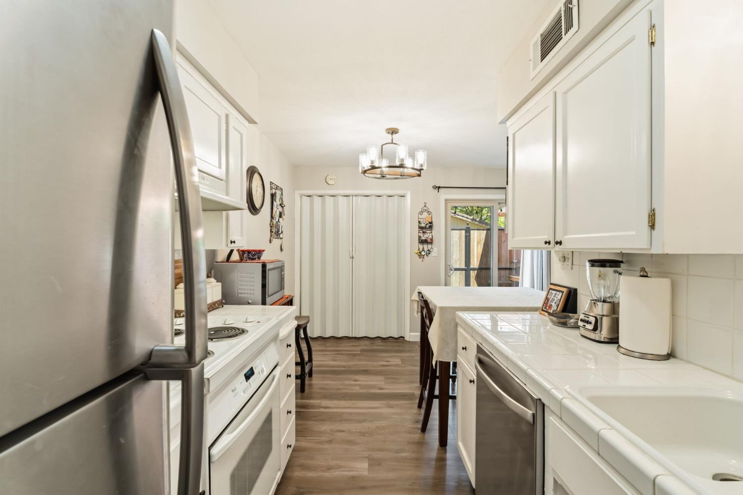 5090 N College Ave #108, Fresno, CA 93704