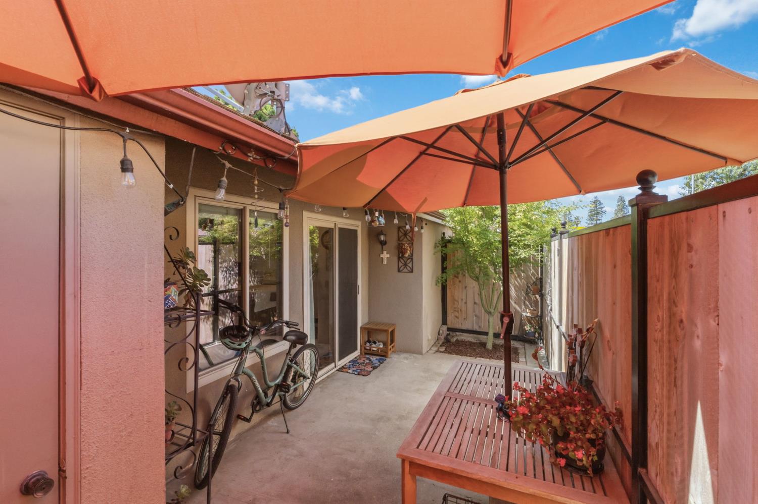 5090 N College Ave #108, Fresno, CA 93704