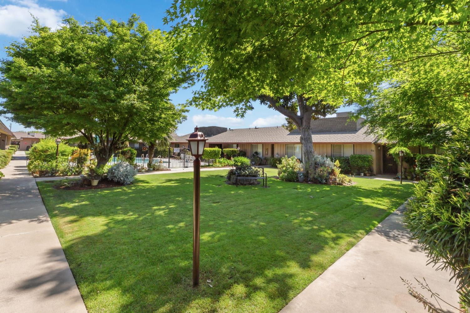 5090 N College Ave #108, Fresno, CA 93704