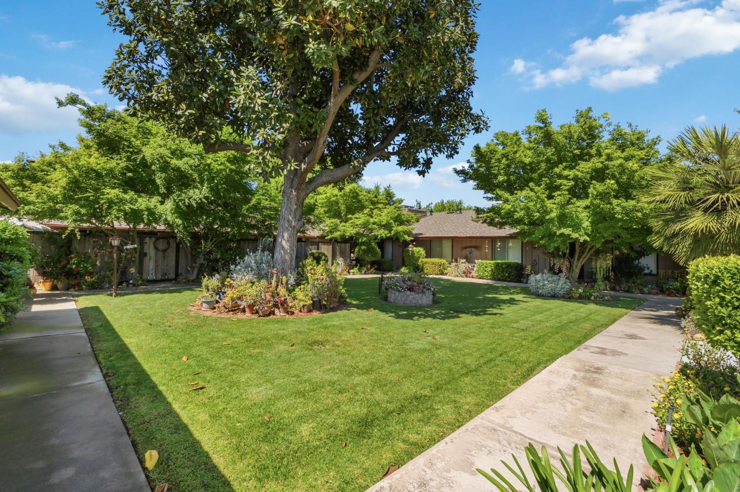 5090 N College Ave #108, Fresno, CA 93704