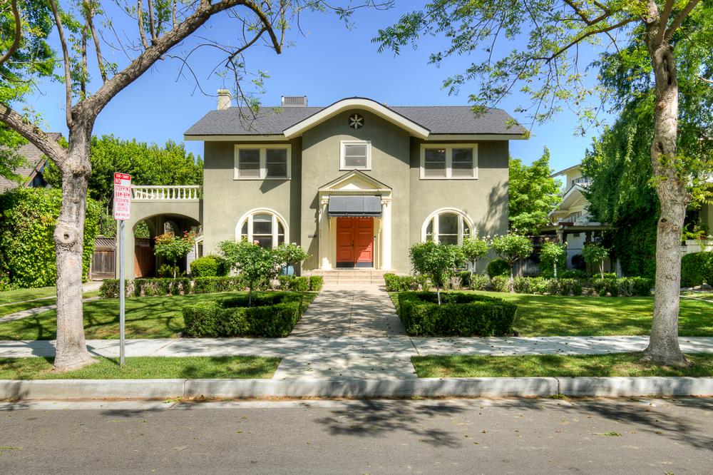 933 E Cambridge Ave, Fresno, CA 93704