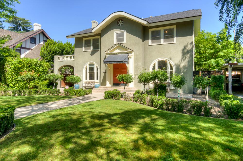 933 E Cambridge Ave, Fresno, CA 93704