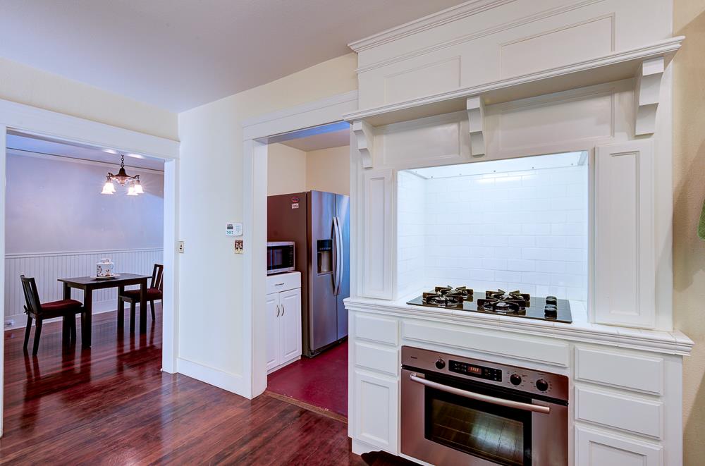 933 E Cambridge Ave, Fresno, CA 93704