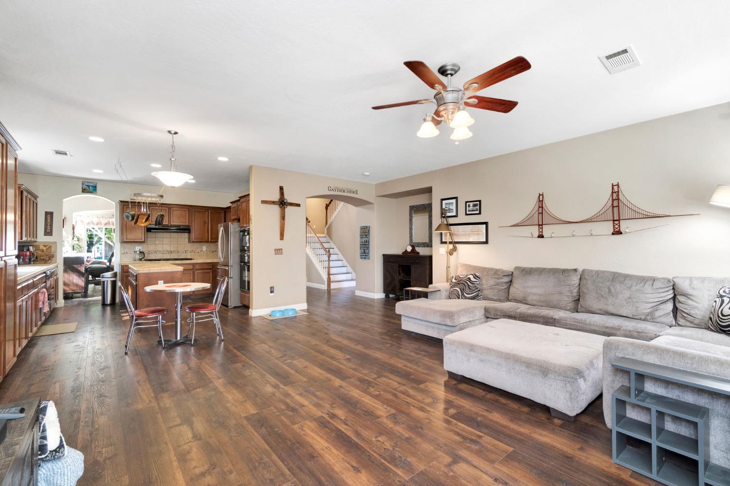 6367 E Dayton Ave, Fresno, CA 93727