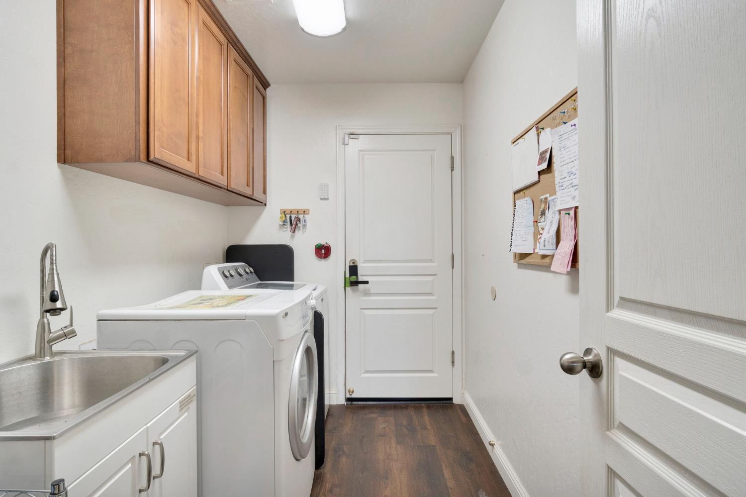 6367 E Dayton Ave, Fresno, CA 93727