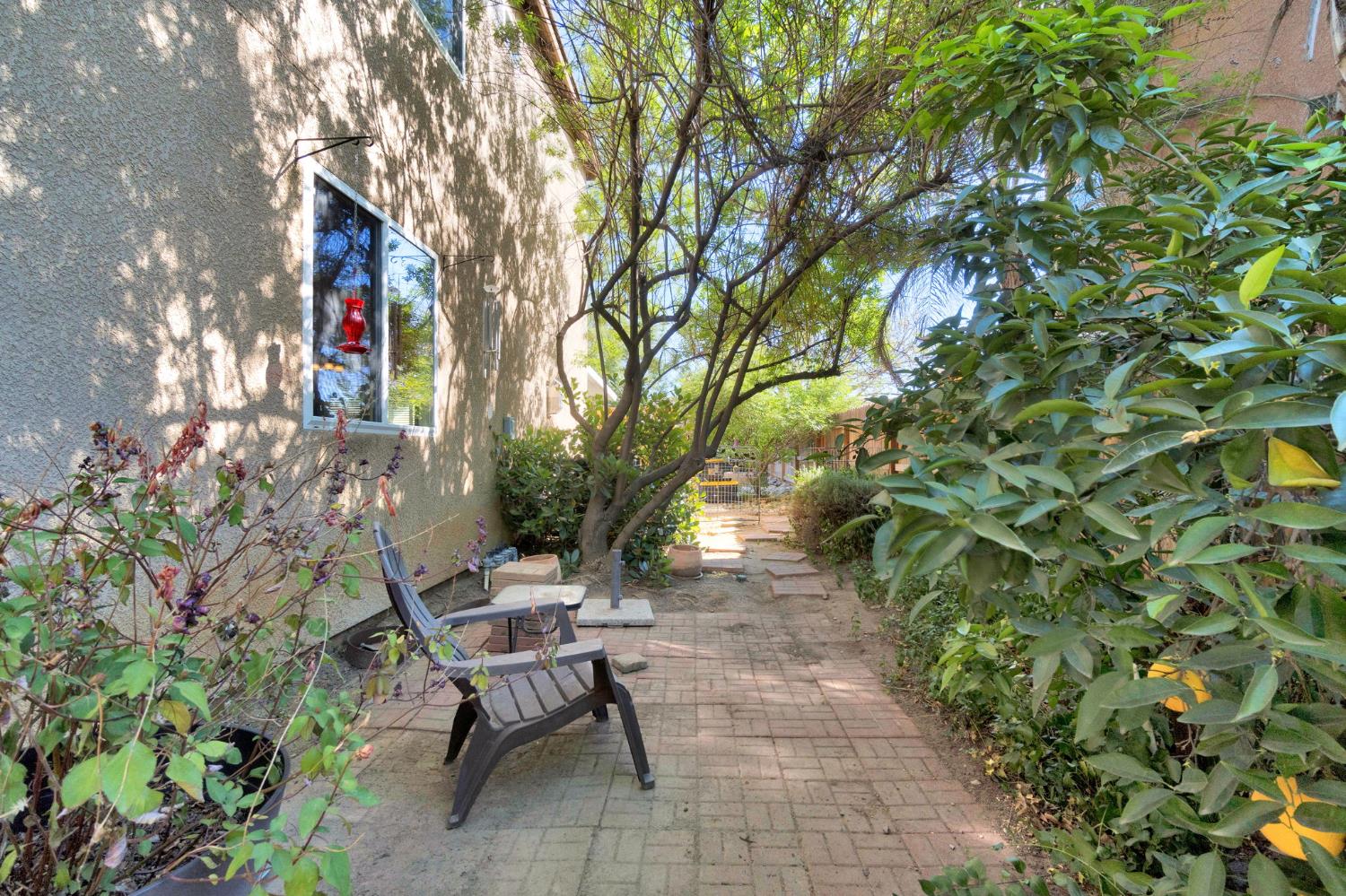 6367 E Dayton Ave, Fresno, CA 93727