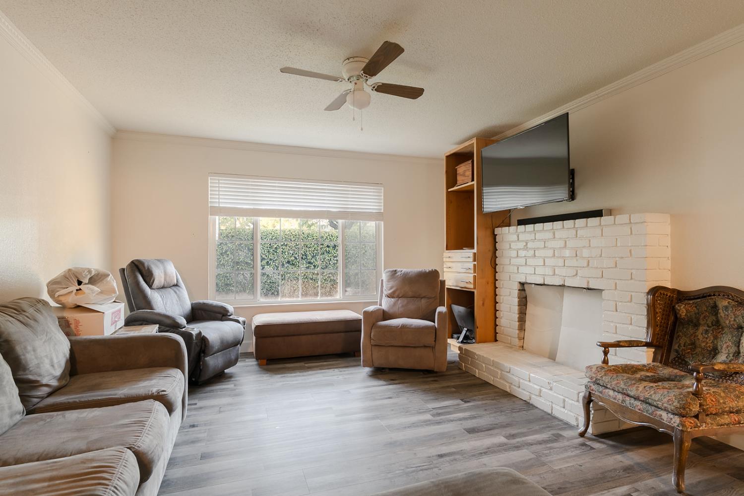 3449 E Fairmont Ave, Fresno, CA 93726