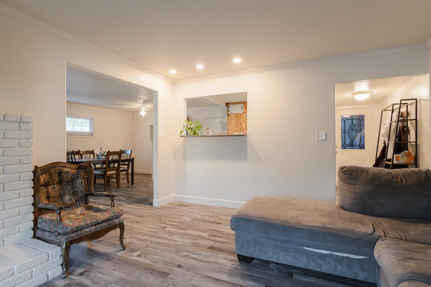 3449 E Fairmont Ave, Fresno, CA 93726