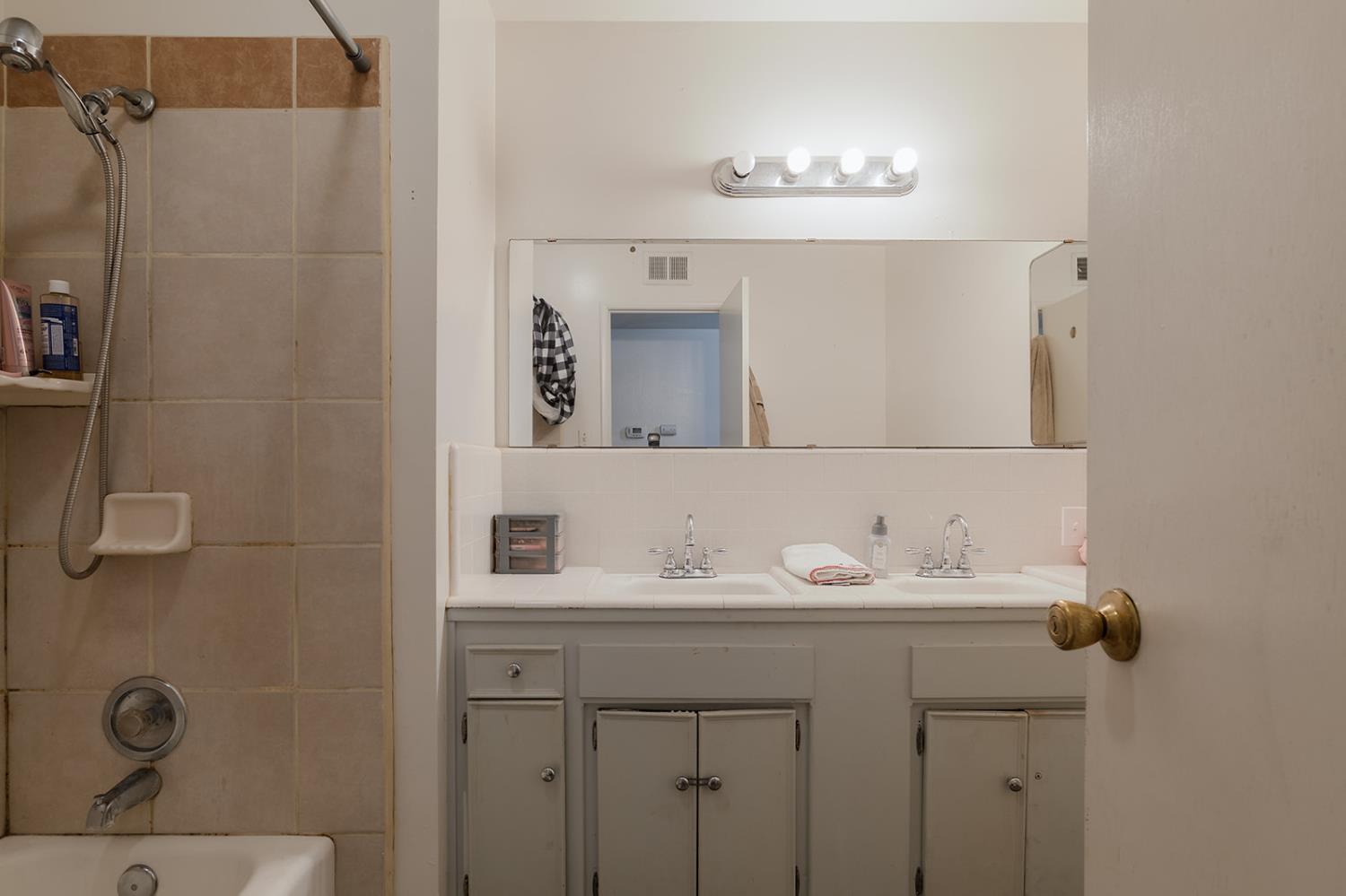 3449 E Fairmont Ave, Fresno, CA 93726