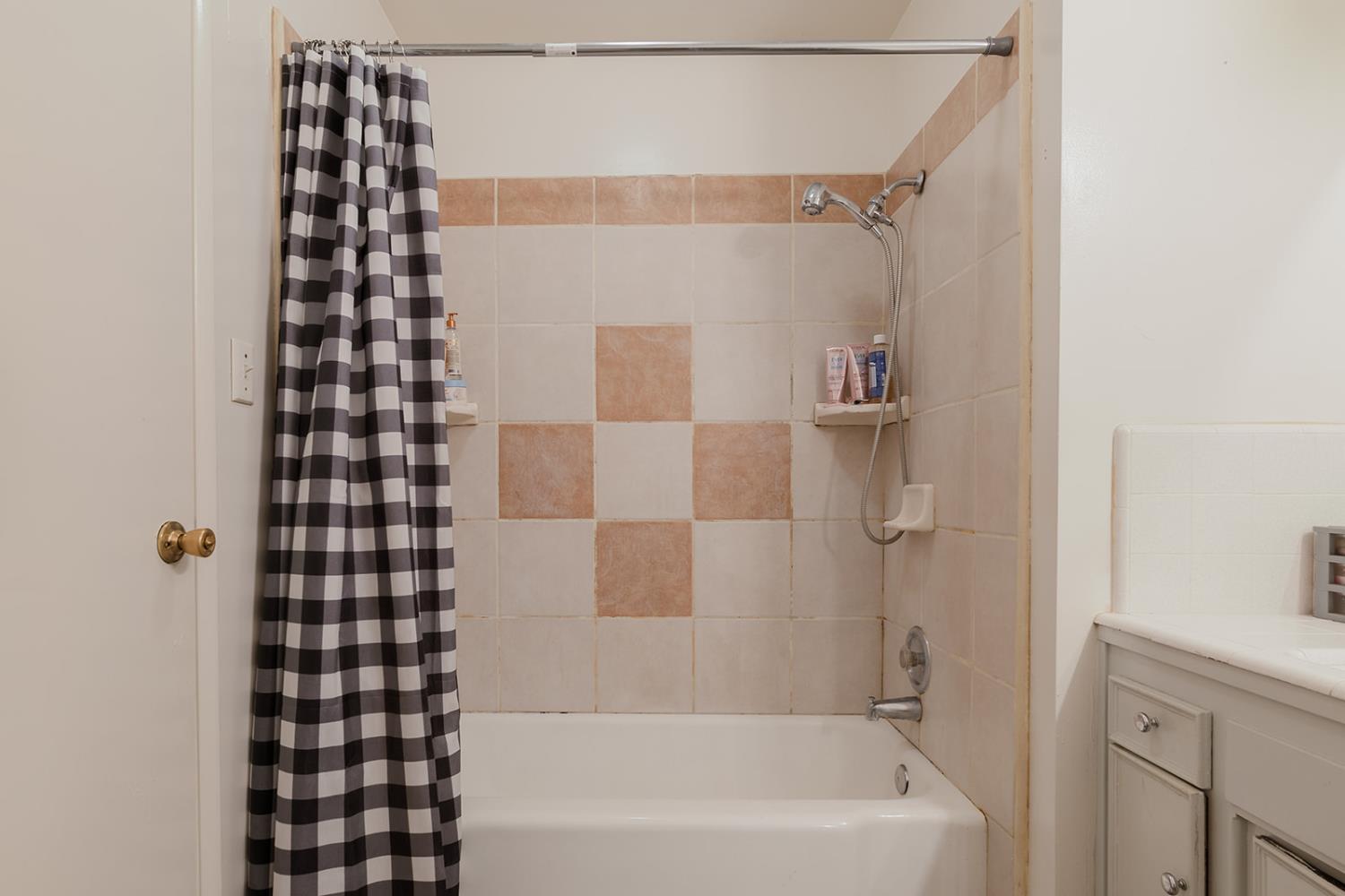 3449 E Fairmont Ave, Fresno, CA 93726