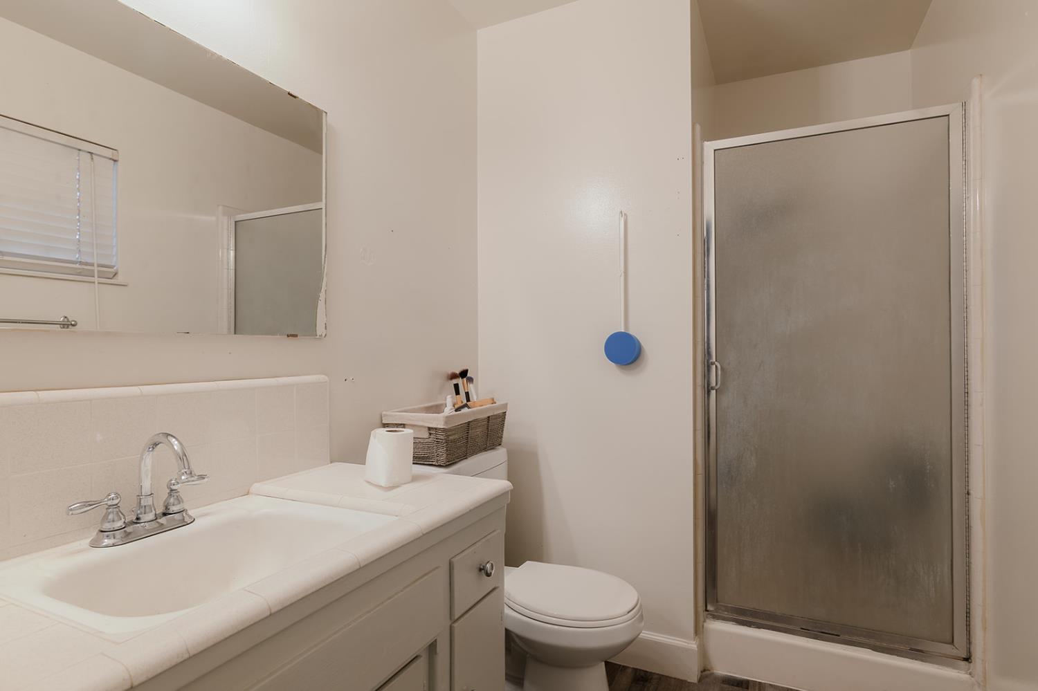 3449 E Fairmont Ave, Fresno, CA 93726