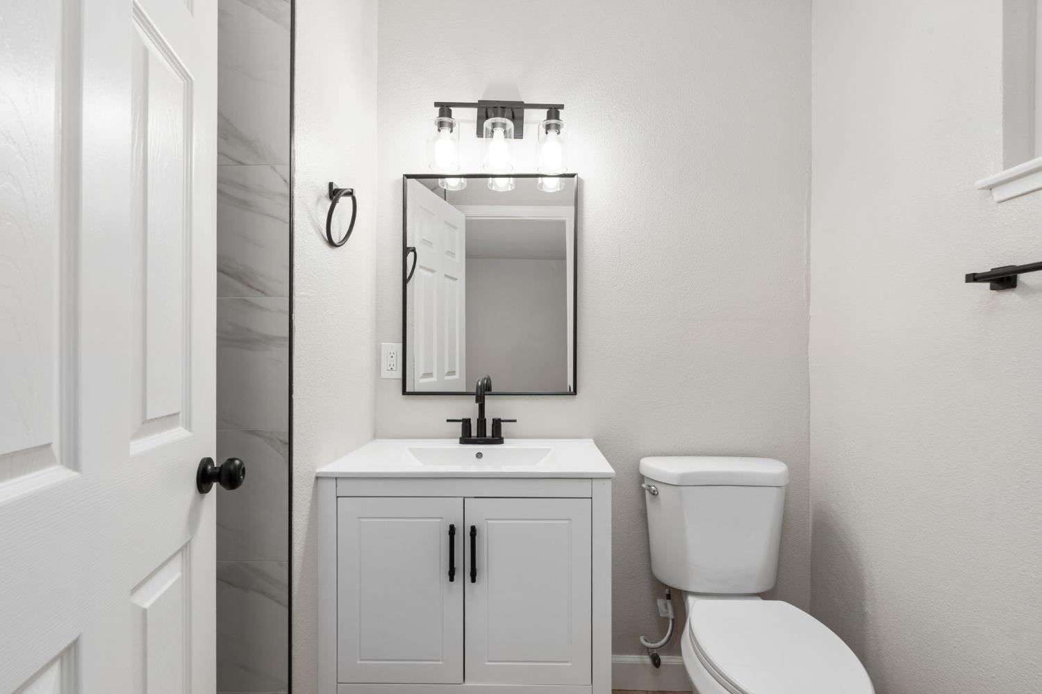 2970 S Martin L King Jr Blvd, Fresno, CA 93706