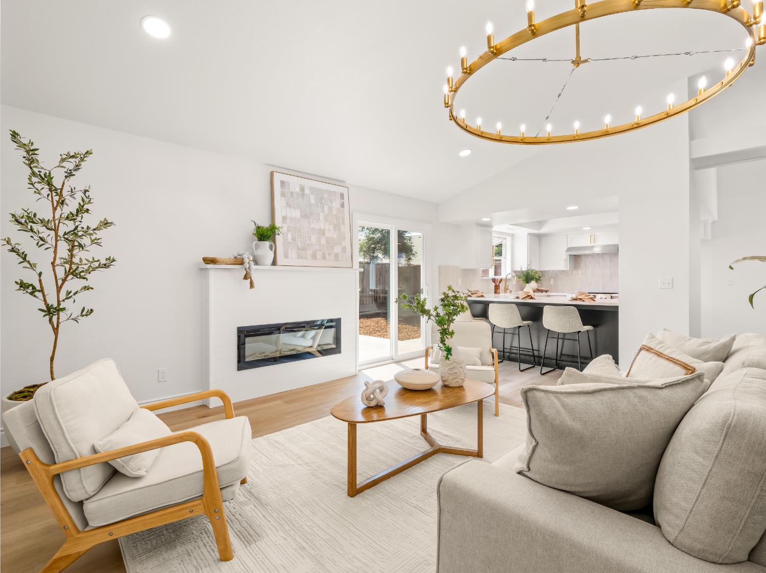 1115 W Minarets Ave, Fresno, CA 93650