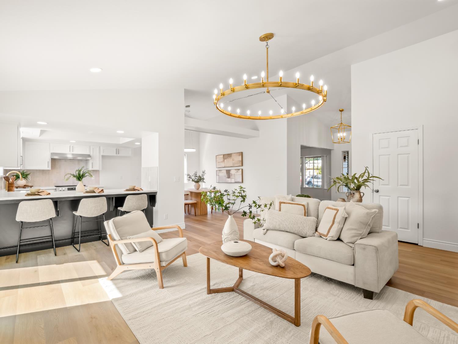 1115 W Minarets Ave, Fresno, CA 93650