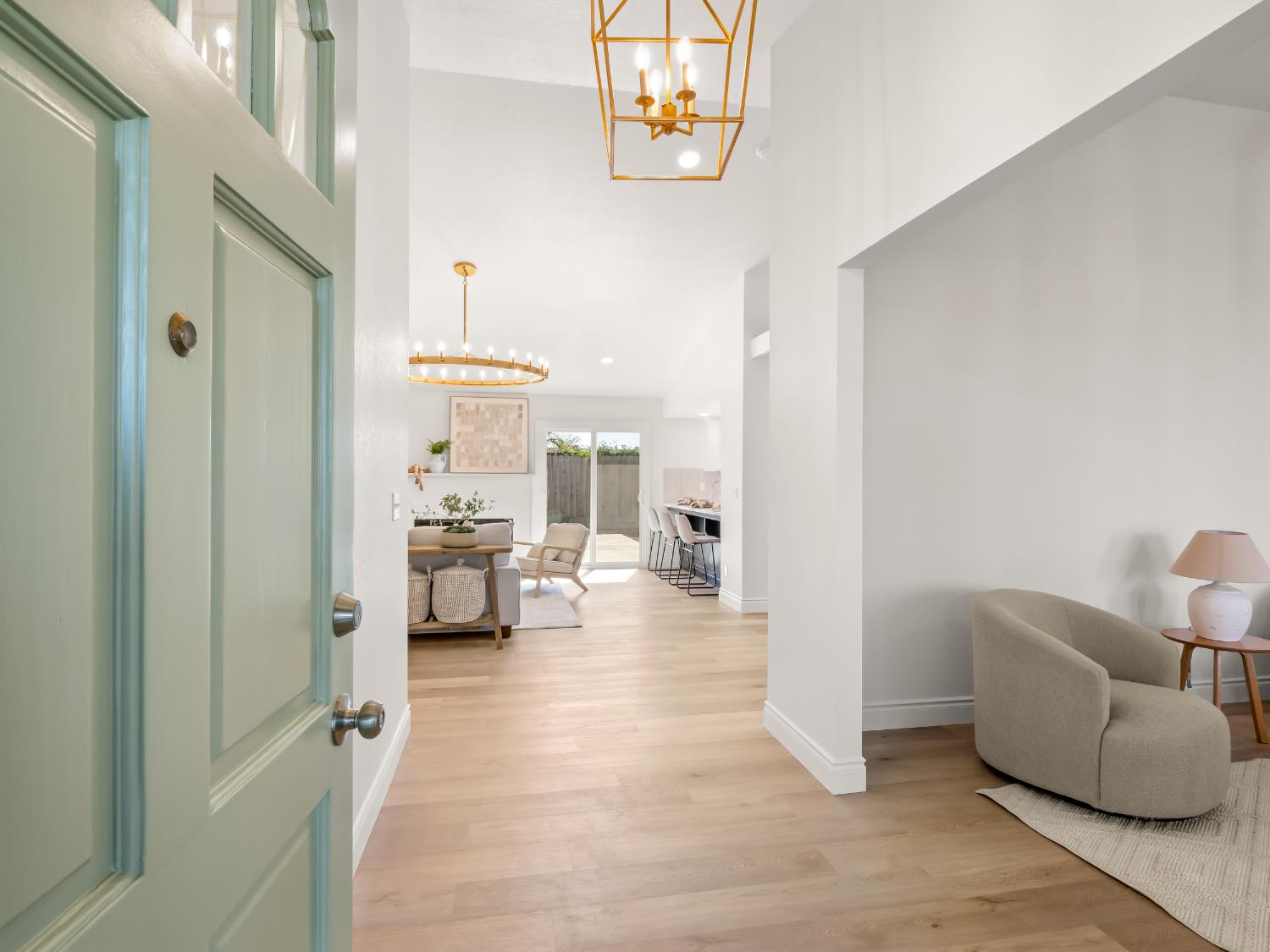 1115 W Minarets Ave, Fresno, CA 93650