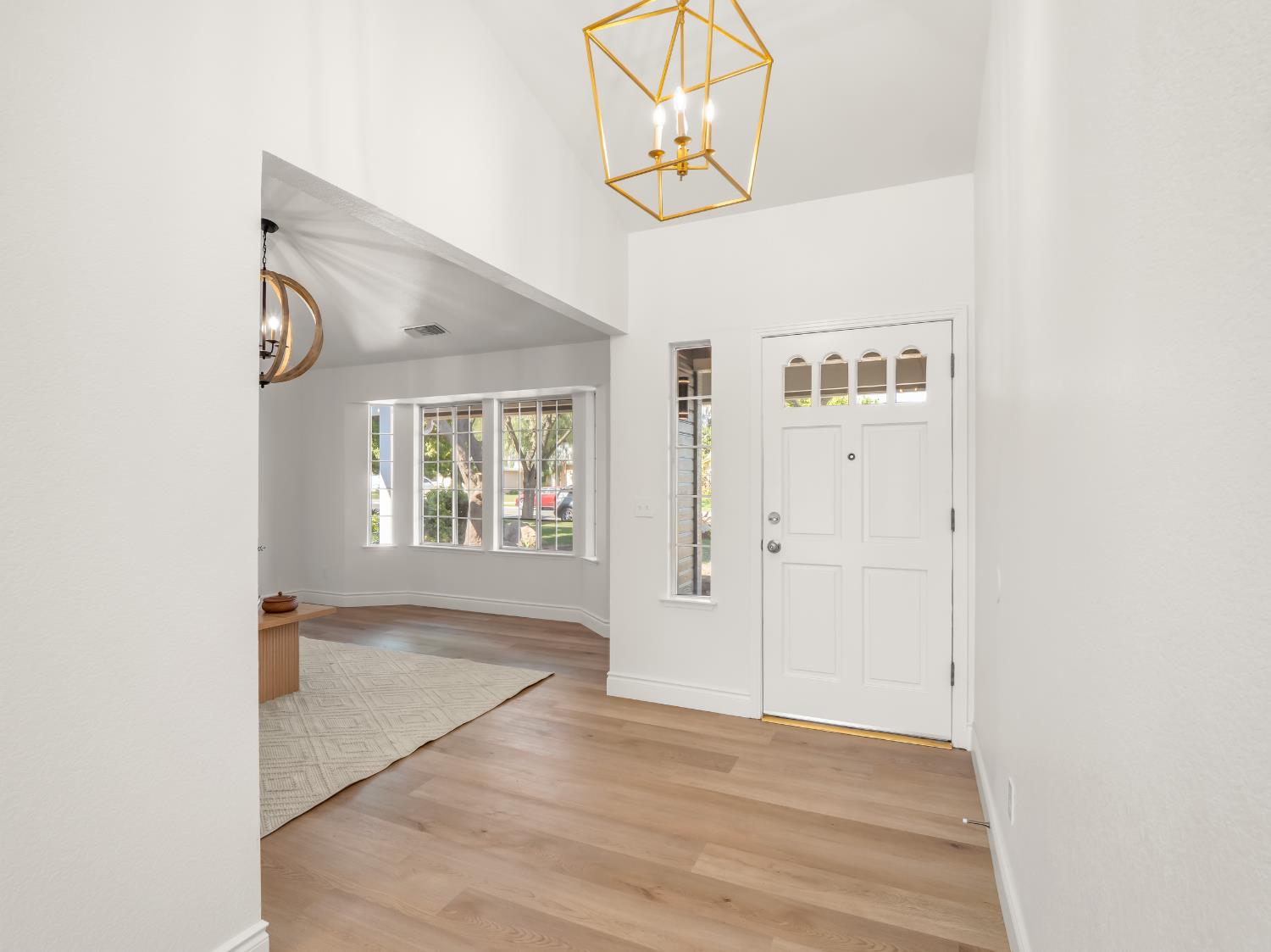 1115 W Minarets Ave, Fresno, CA 93650