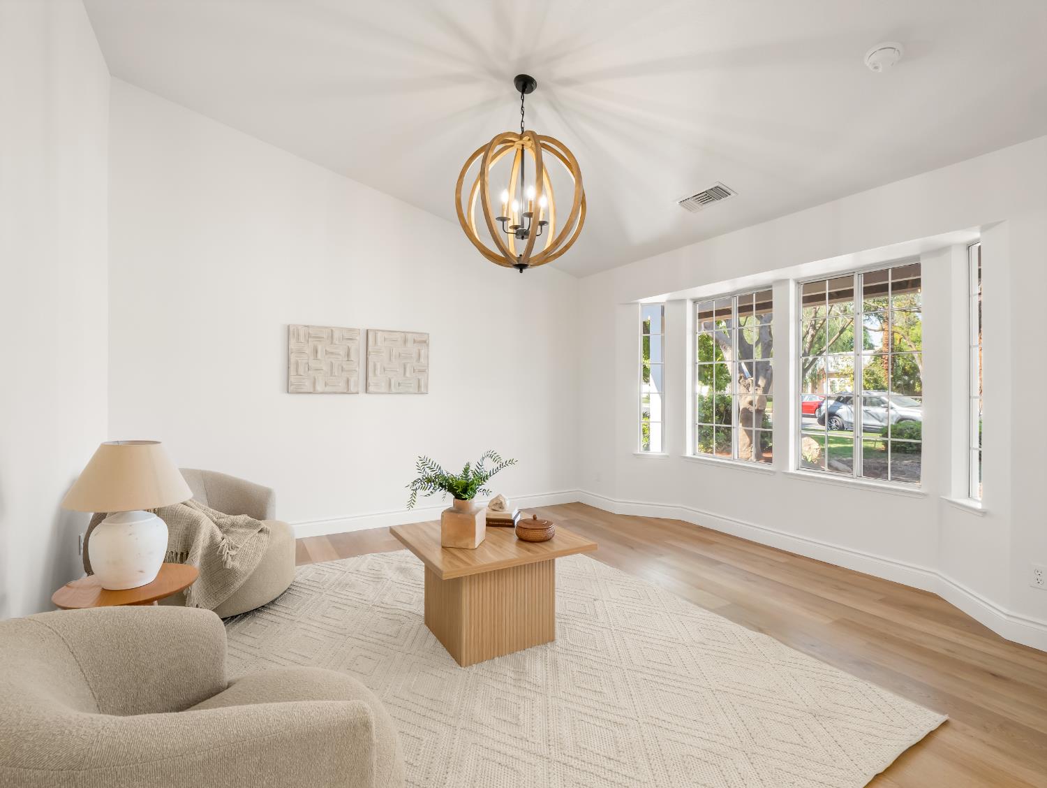 1115 W Minarets Ave, Fresno, CA 93650