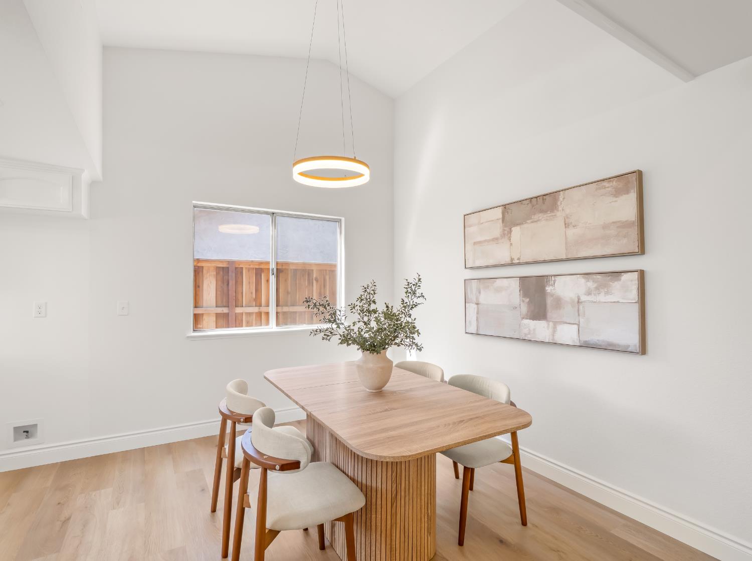 1115 W Minarets Ave, Fresno, CA 93650