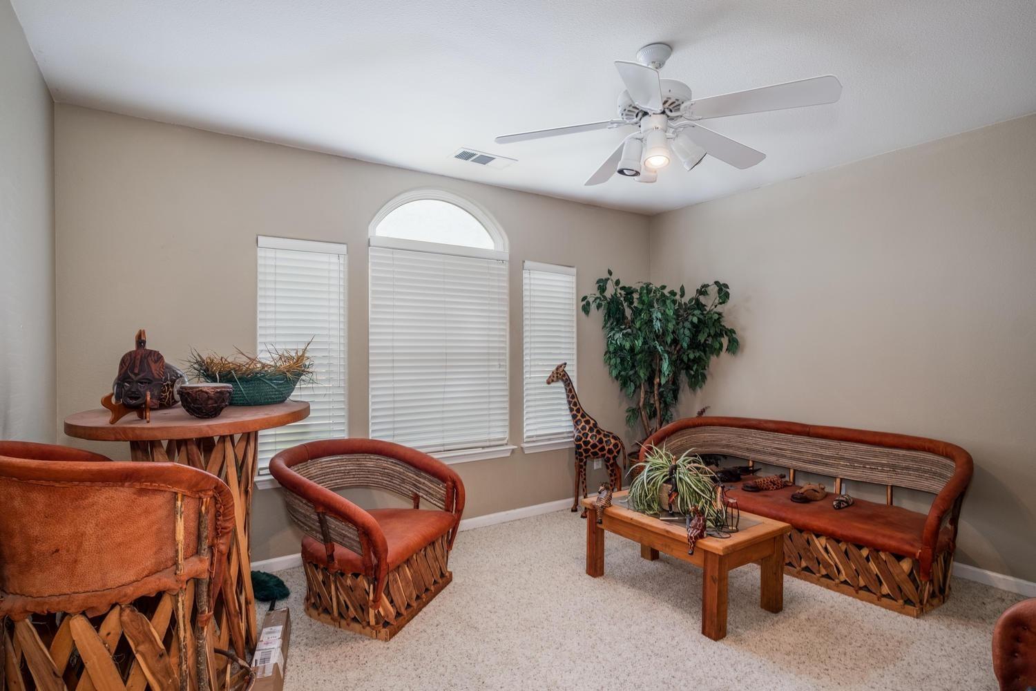 7449 N Lodi Ave, Fresno, CA 93722