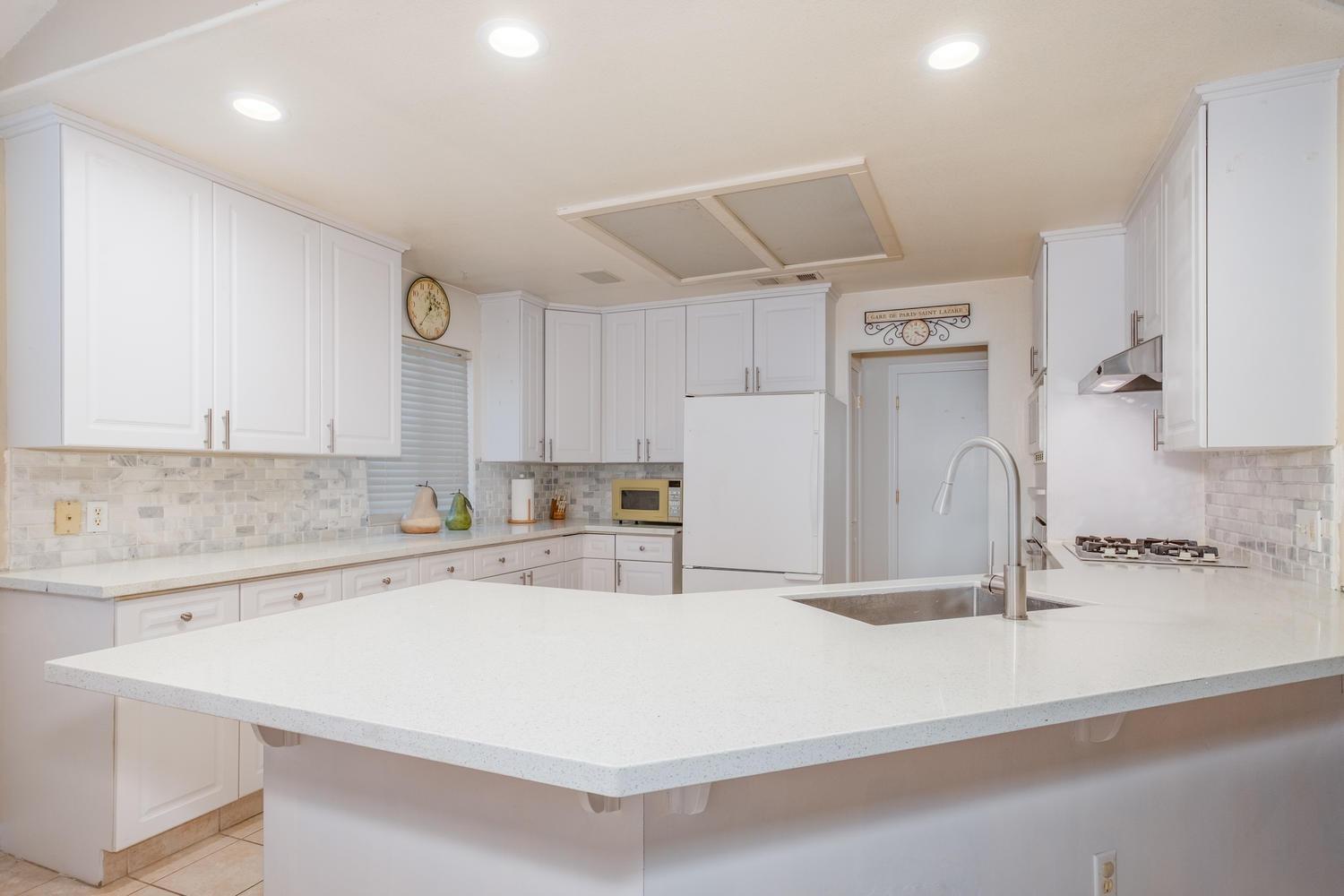 7449 N Lodi Ave, Fresno, CA 93722