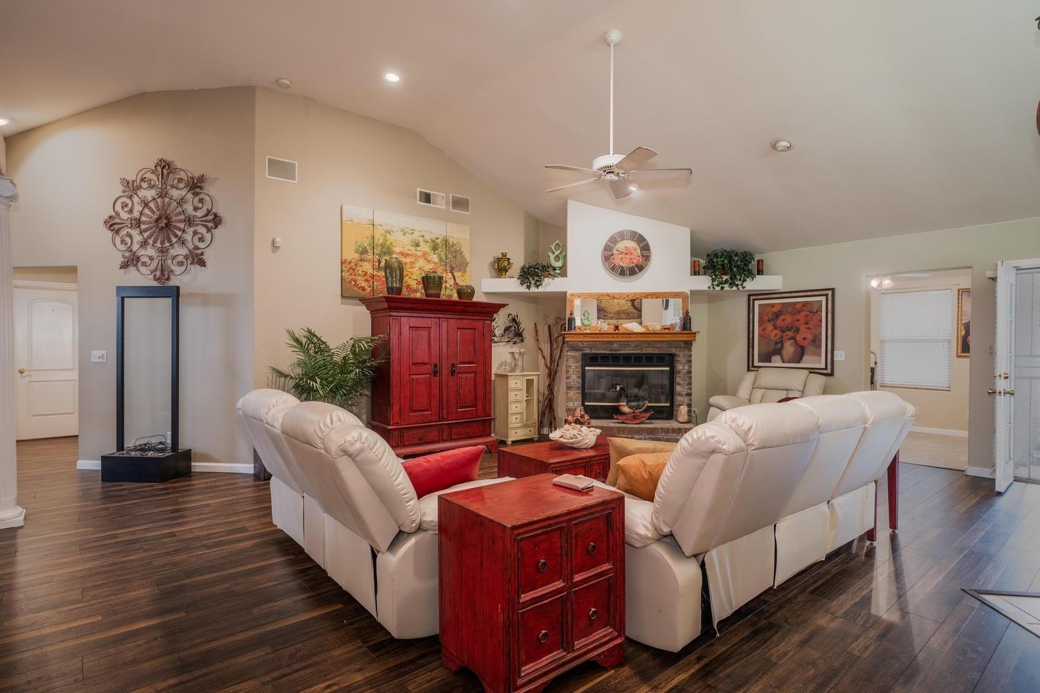 7449 N Lodi Ave, Fresno, CA 93722