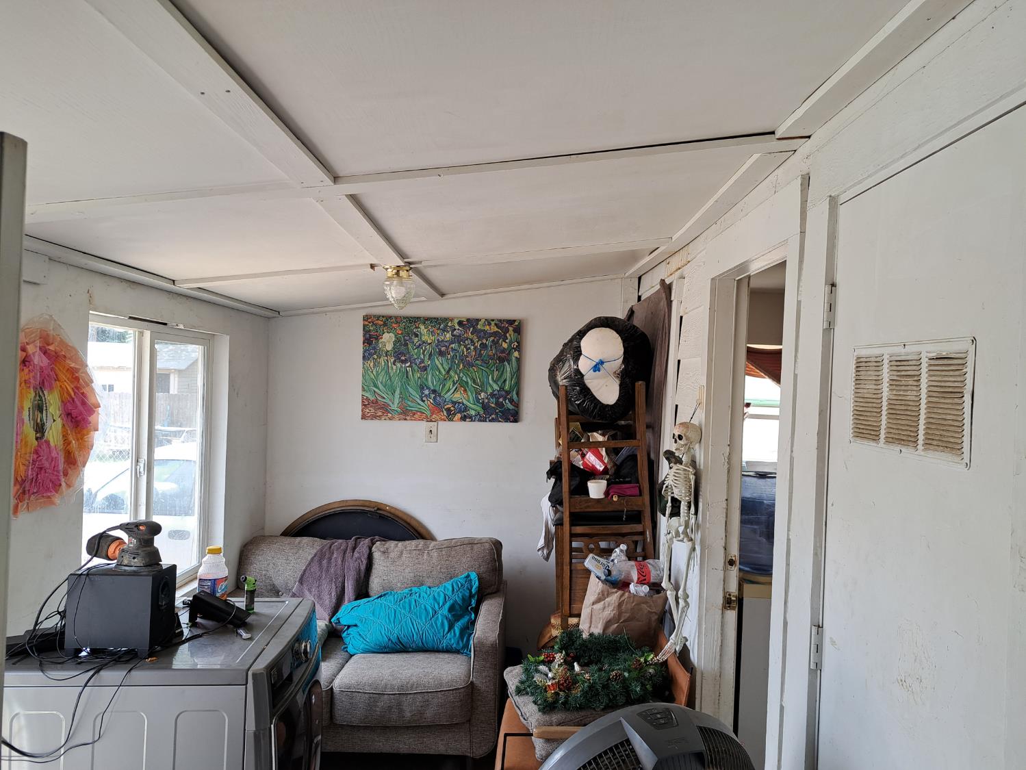 374 N Poplar Ave, Fresno, CA 93701