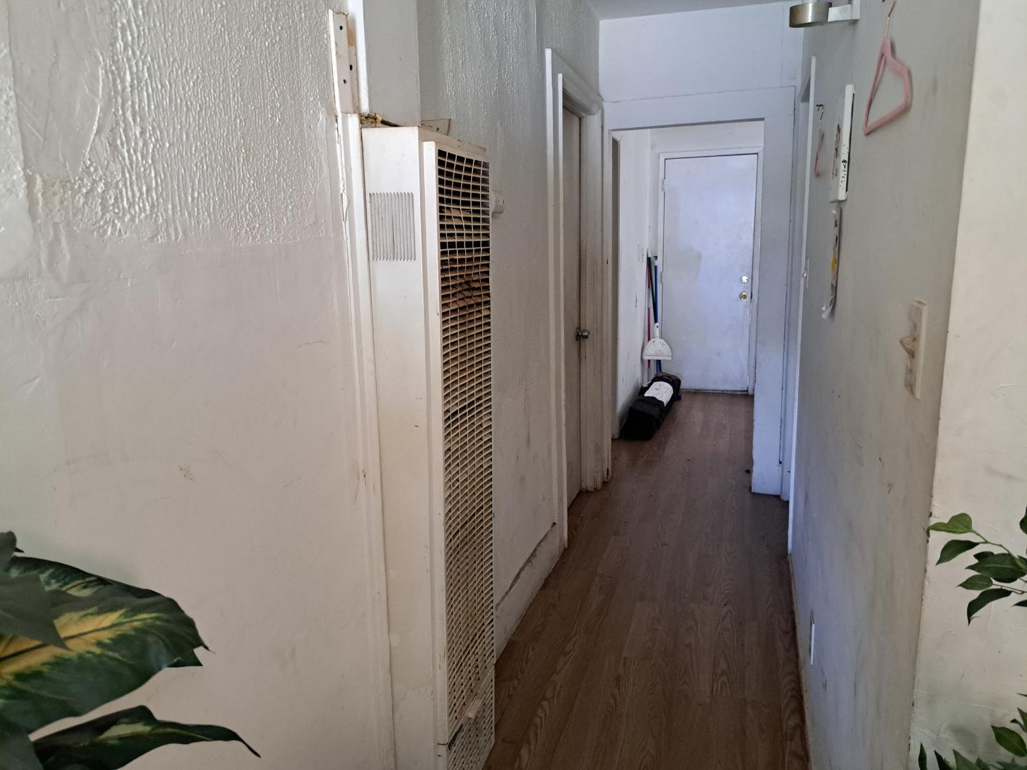 374 N Poplar Ave, Fresno, CA 93701