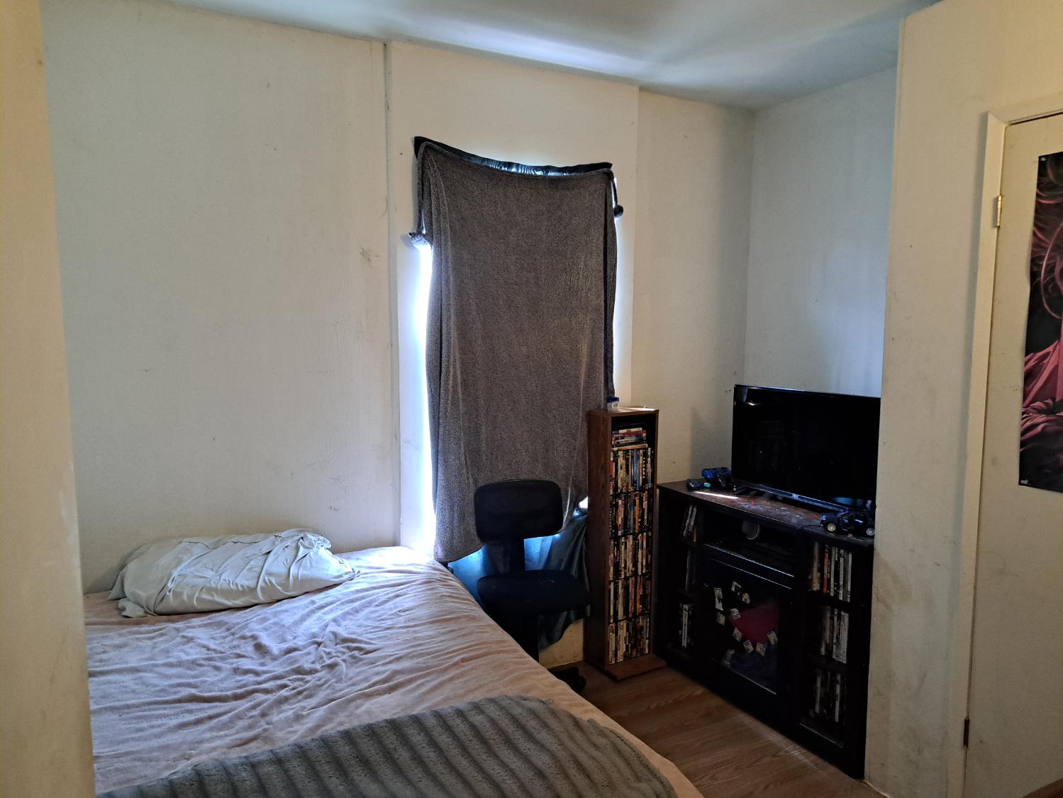 374 N Poplar Ave, Fresno, CA 93701