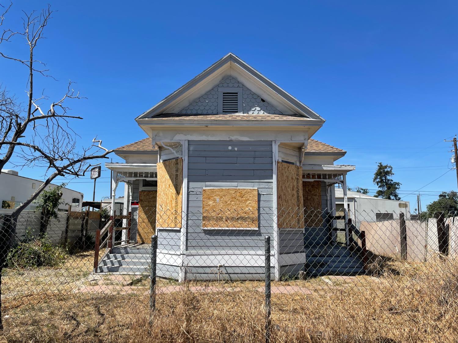 2358 S Anna St, Fresno, CA 93706