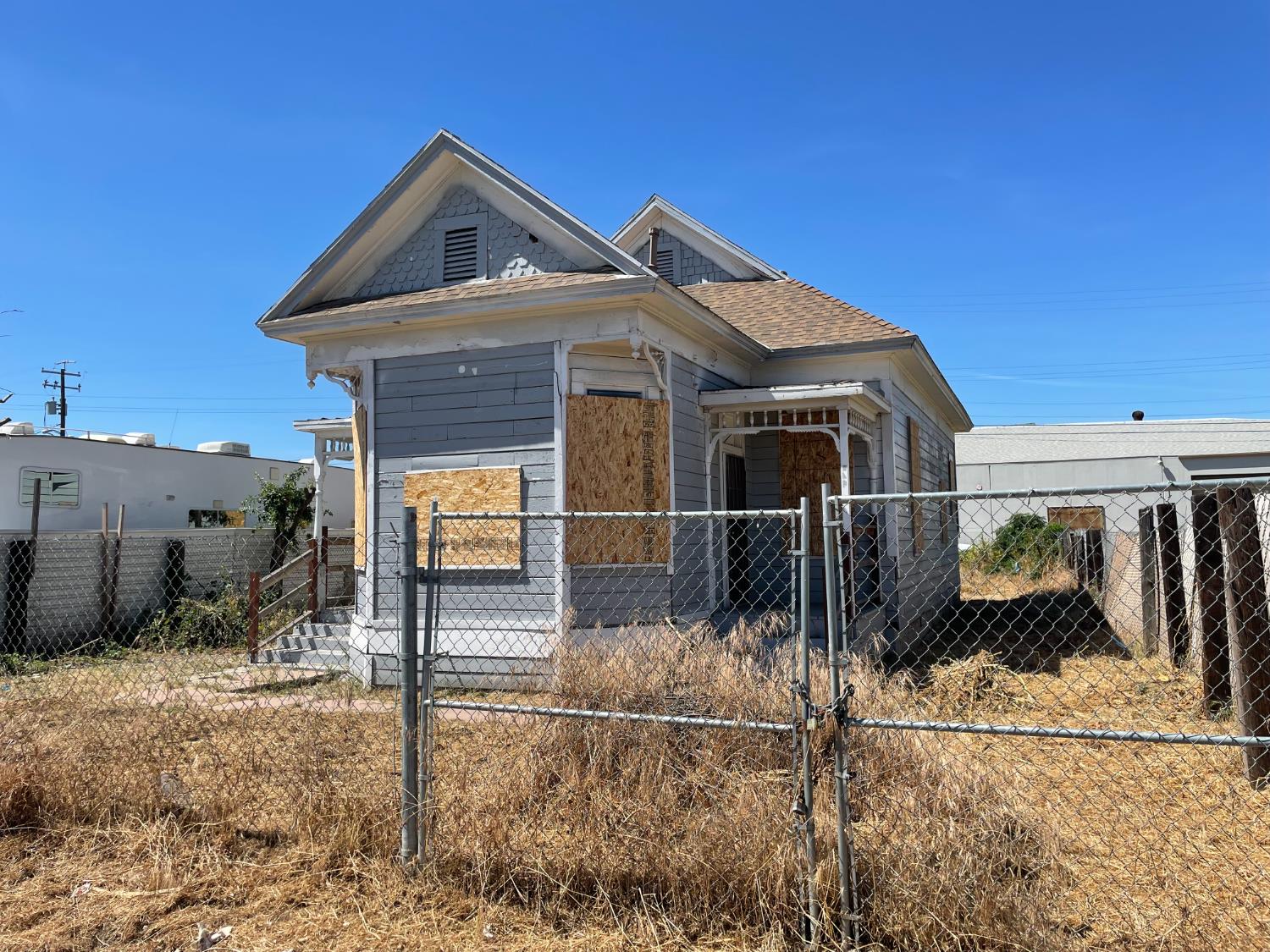 2358 S Anna St, Fresno, CA 93706