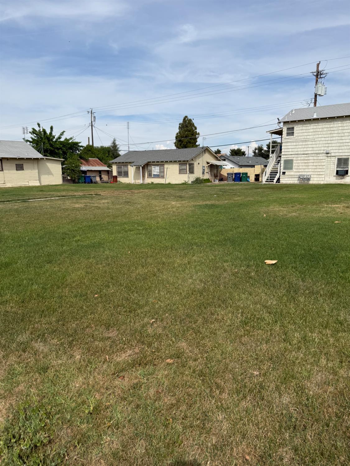 2406 B St, Selma, CA 93662