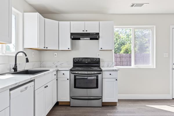 2557 E Stanford Ave, Pixley, CA 93256