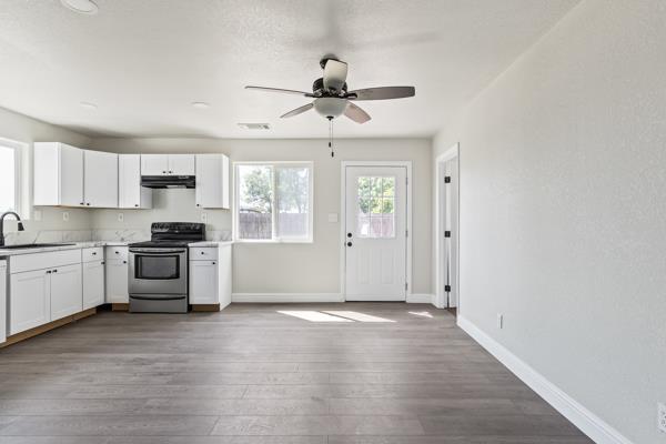 2557 E Stanford Ave, Pixley, CA 93256