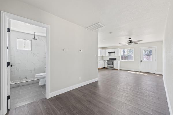 2557 E Stanford Ave, Pixley, CA 93256