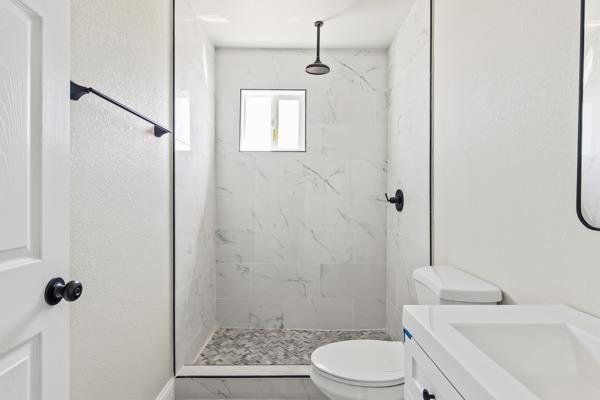 2557 E Stanford Ave, Pixley, CA 93256