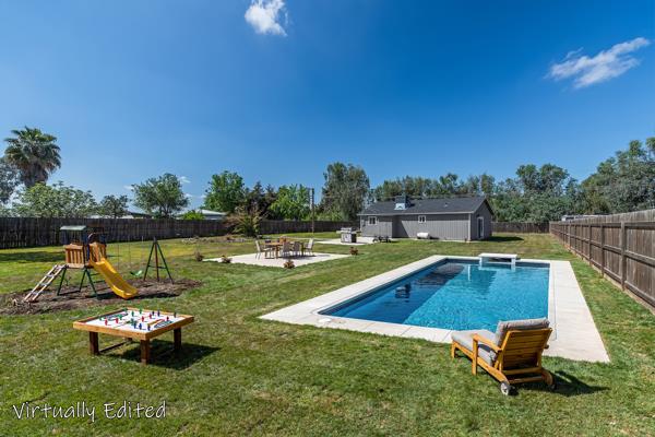 2557 E Stanford Ave, Pixley, CA 93256