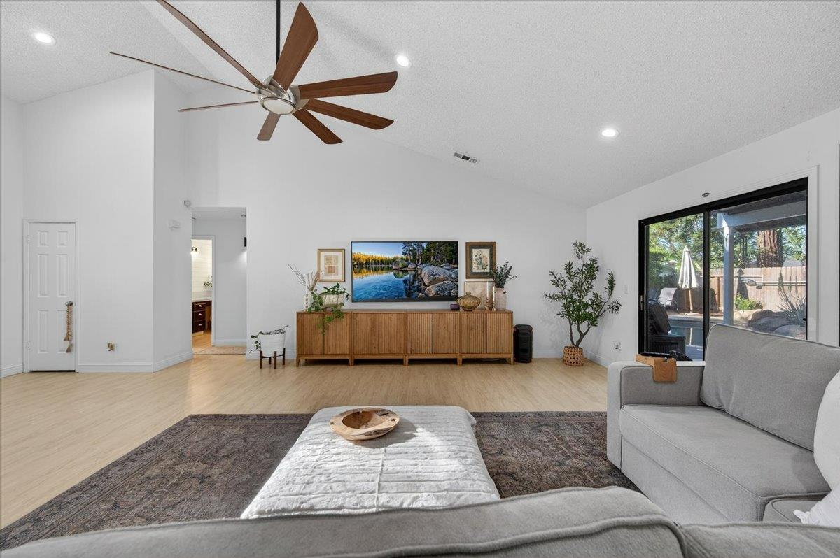 6413 N Arthur Ave, Fresno, CA 93711