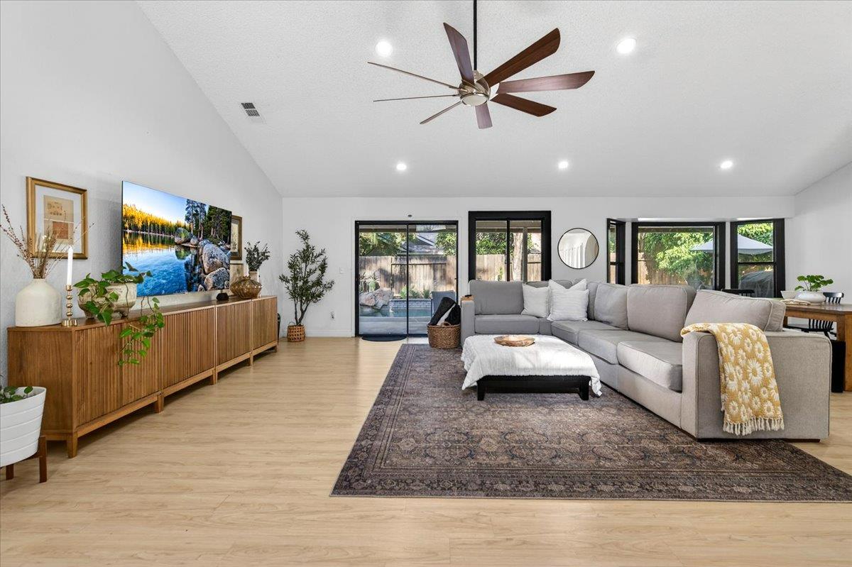 6413 N Arthur Ave, Fresno, CA 93711