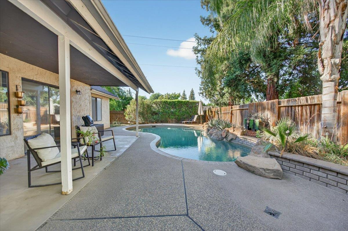 6413 N Arthur Ave, Fresno, CA 93711