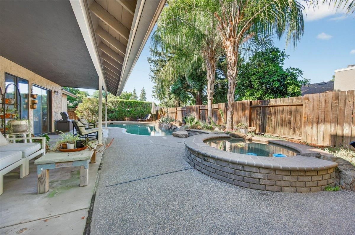 6413 N Arthur Ave, Fresno, CA 93711