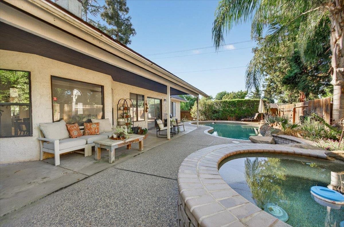 6413 N Arthur Ave, Fresno, CA 93711