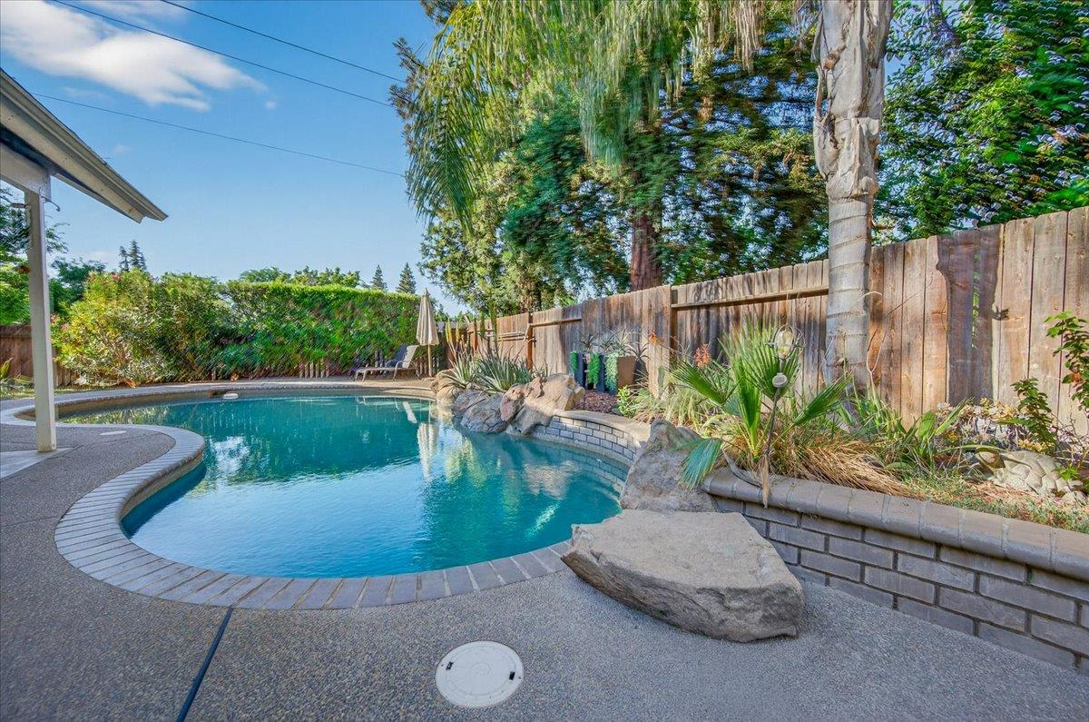 6413 N Arthur Ave, Fresno, CA 93711