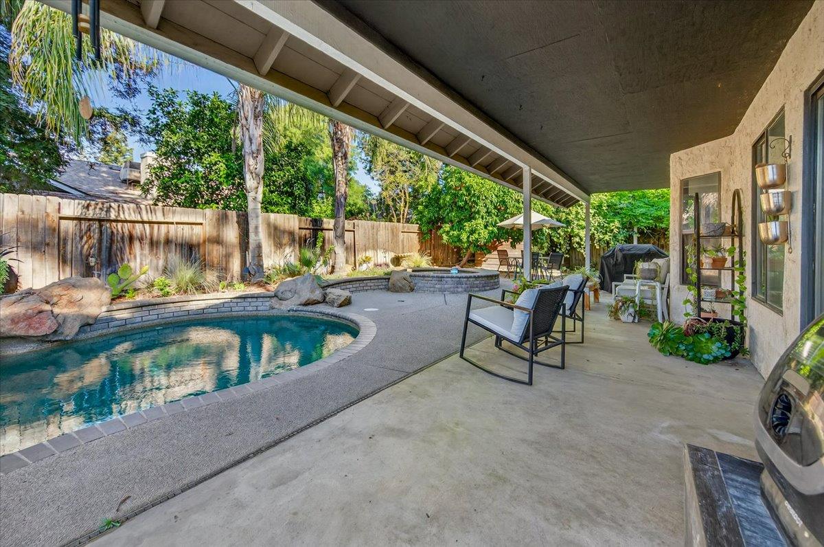 6413 N Arthur Ave, Fresno, CA 93711